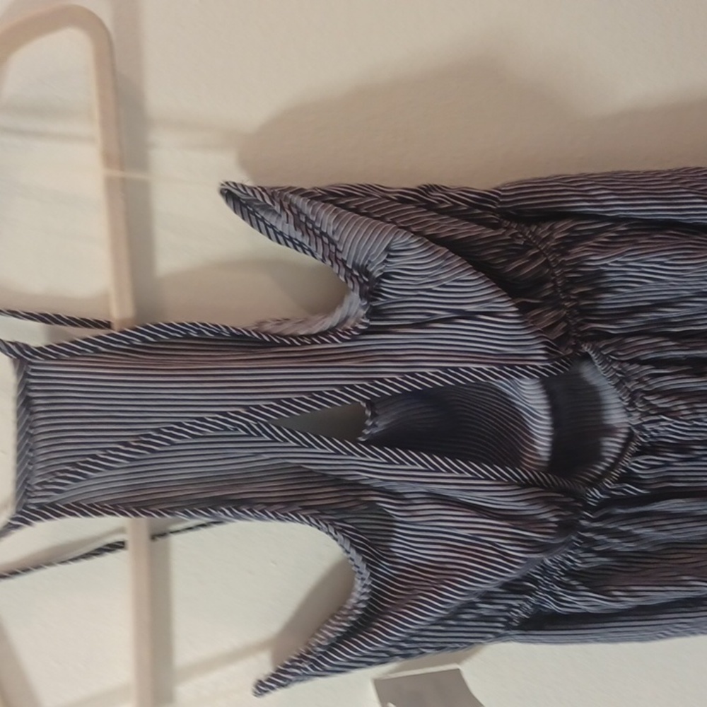 Dress - Picture 8 of 10